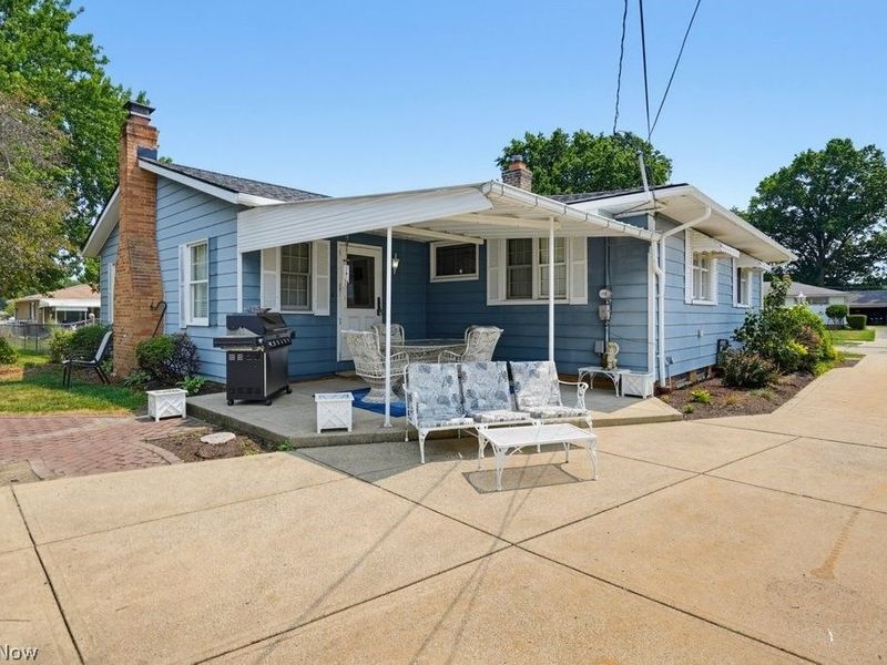 759 E Meadowlawn Boulevard, Seven Hills, OH 44131 Photo 5