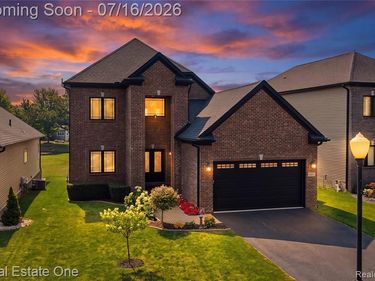 10641 Lone Oak Circle, Grand Blanc Twp, MI 48439