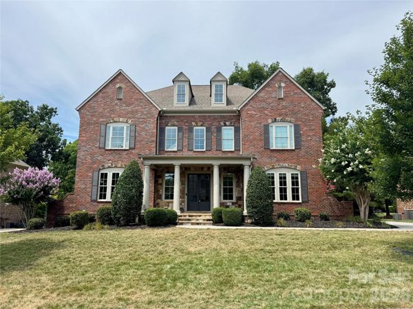 1004 Viscount Drive , Matthews, NC 28104