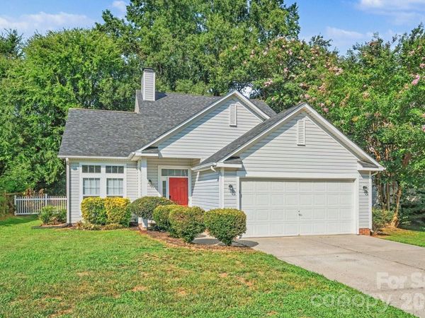 9532 Nettle Drive , Charlotte, NC 28216