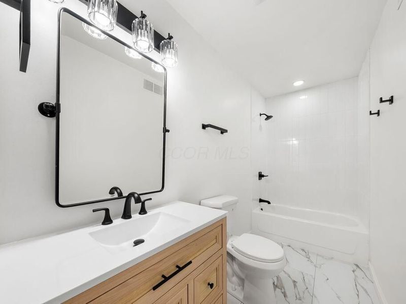 2348 Hardesty Court, Unit JA3, Columbus, OH 43204 Photo 9