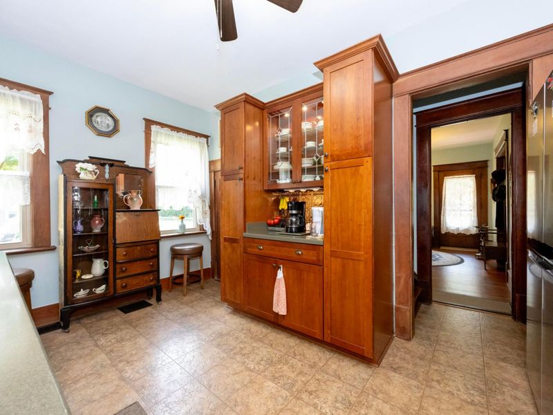 401 N Mount Vernon Avenue, Loudonville, OH 44842 Photo 12