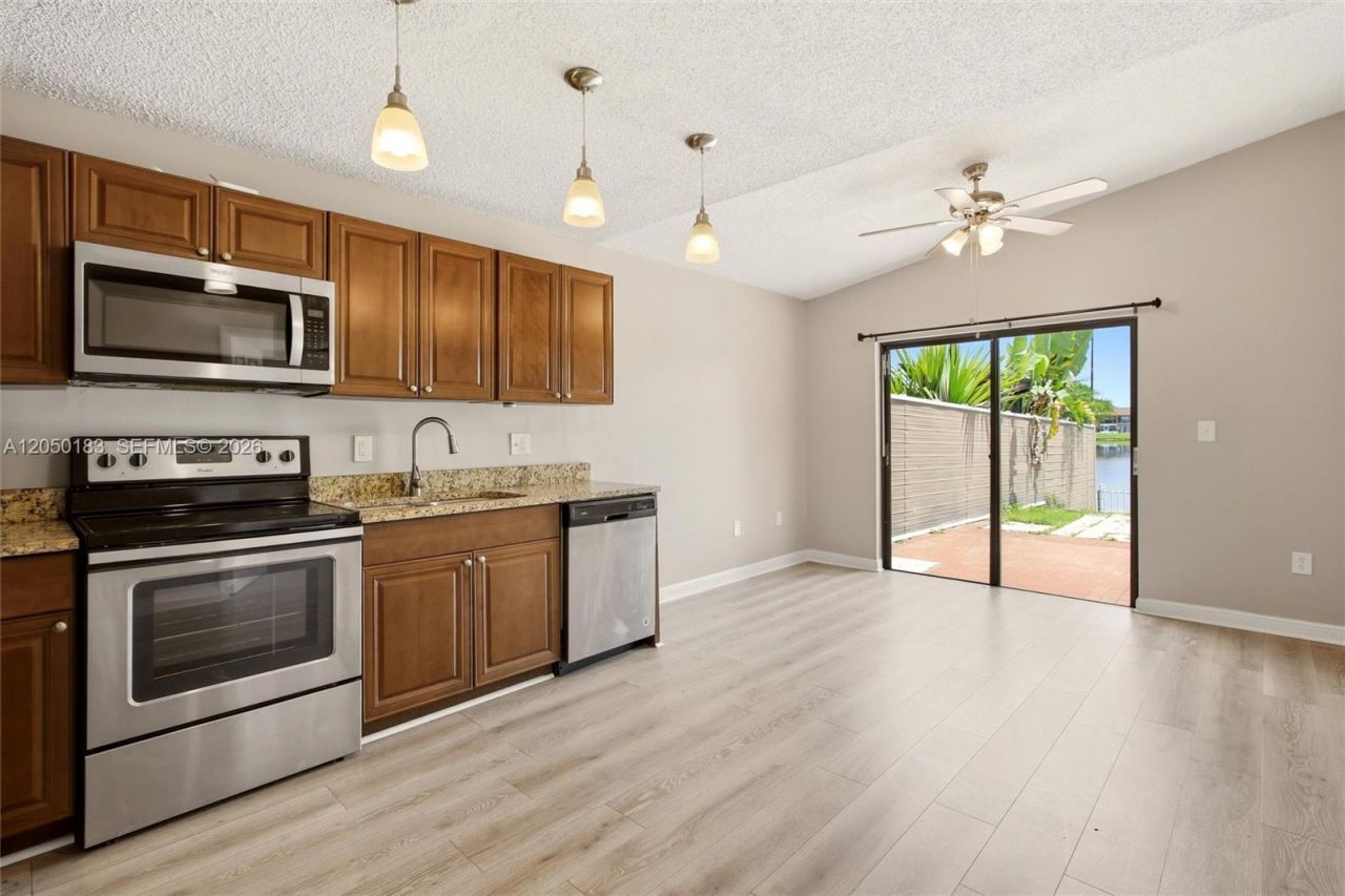 2555 W 65th St , Hialeah, FL 33016 Photo