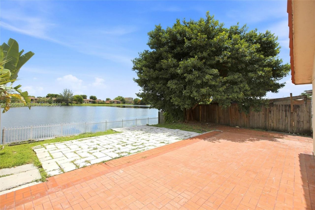 2555 W 65th St , Hialeah, FL 33016 Photo