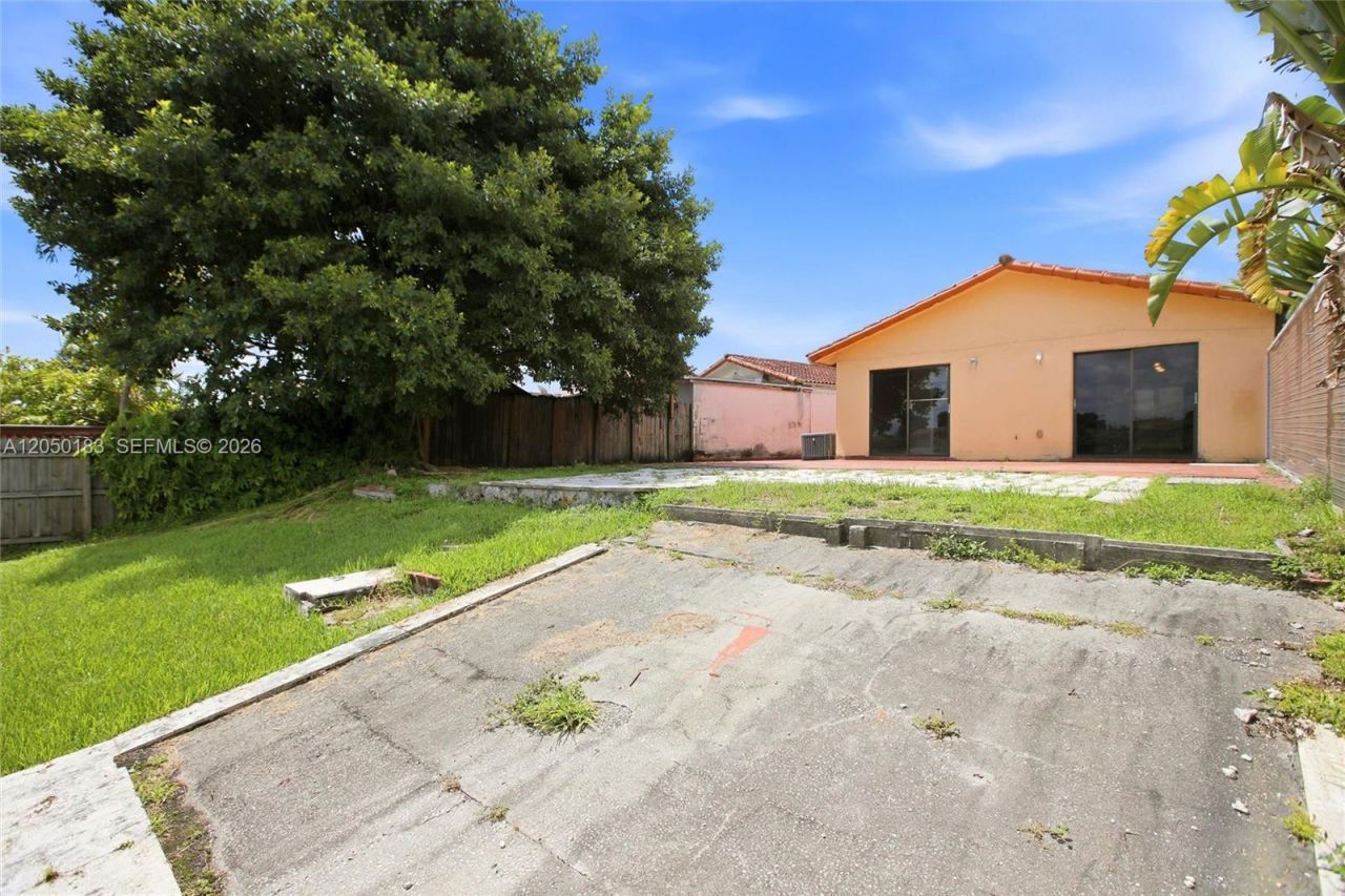2555 W 65th St , Hialeah, FL 33016 Photo