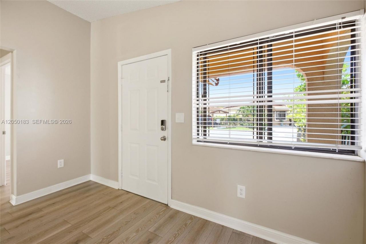2555 W 65th St , Hialeah, FL 33016 Photo