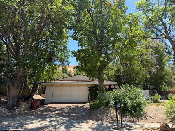 7262 Cirrus , Los Angeles, CA 91307