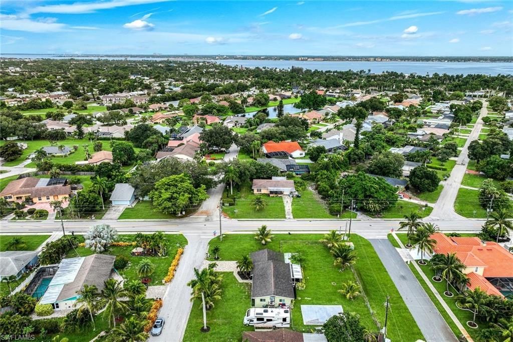 1007 Wilshire Dr , Fort Myers, FL 33919 Photo