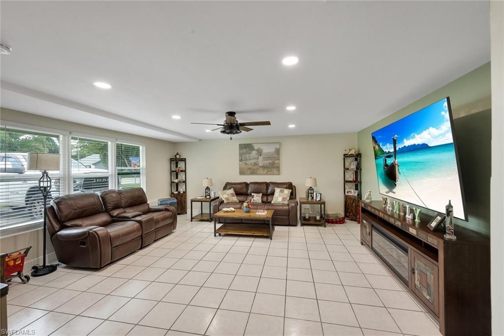 1007 Wilshire Dr , Fort Myers, FL 33919 Photo