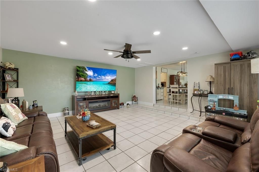 1007 Wilshire Dr , Fort Myers, FL 33919 Photo