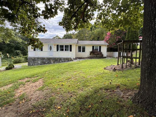 3167 Huffman LN, Roanoke, VA 24014