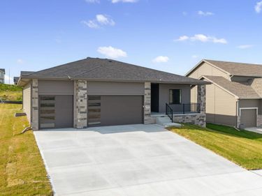 11010 N 161 Street, Bennington, NE 68007