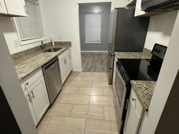 60 Almond Dr, Franklin, NJ 08873