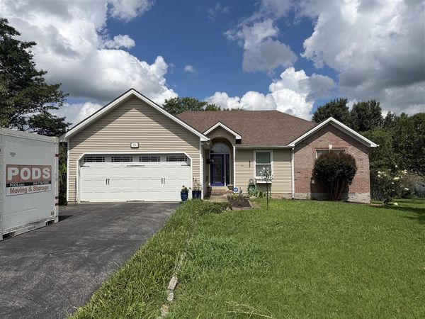 731 Park Hills Street , Bowling Green, KY 42101