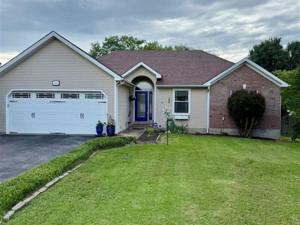 731 Park Hills Street , Bowling Green, KY 42101