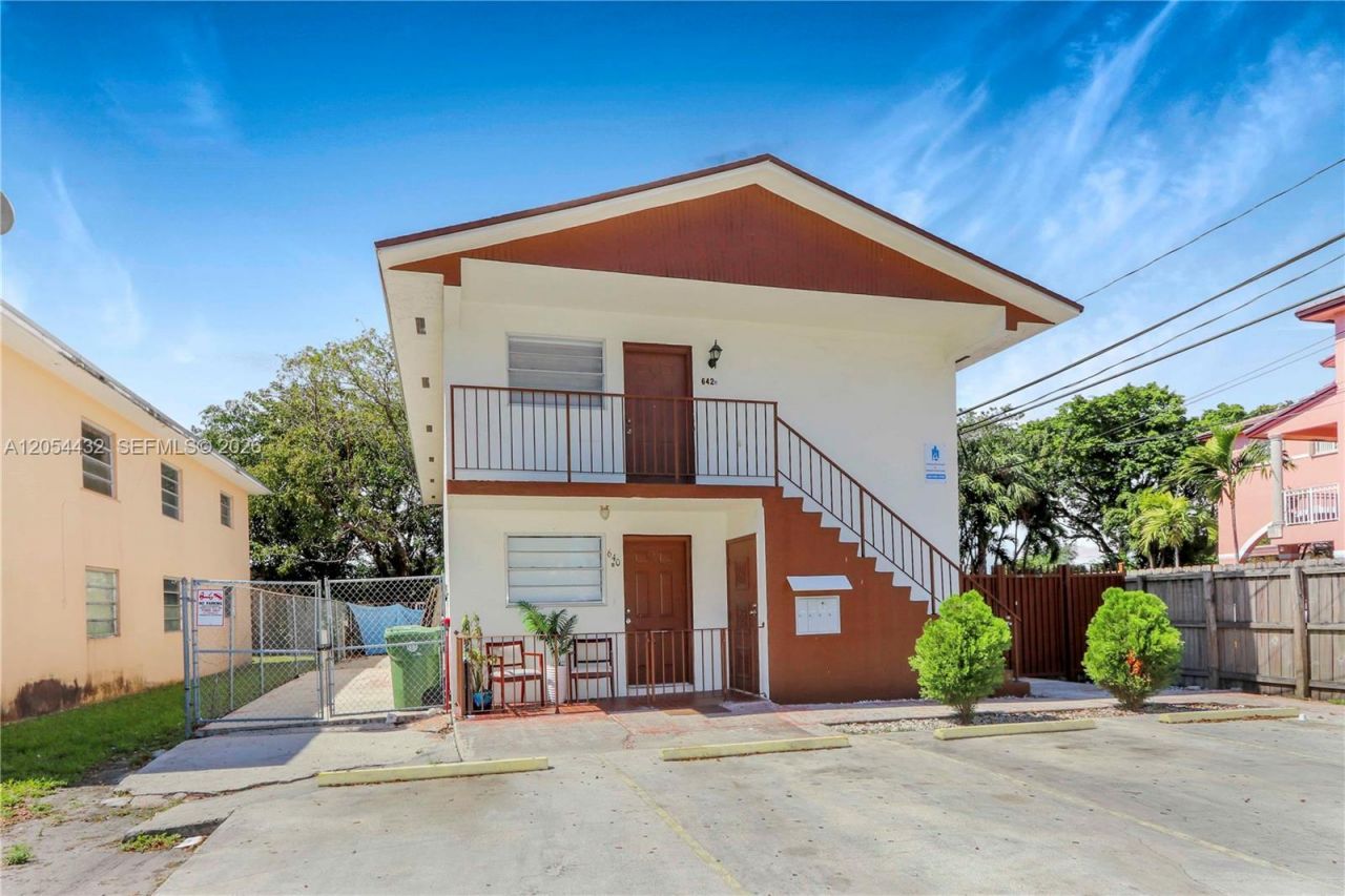 642 E 2nd Ave, Unit B, Hialeah, FL 33010 Photo