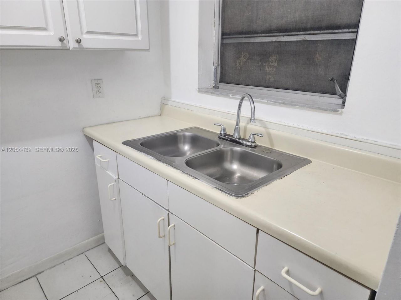 642 E 2nd Ave, Unit B, Hialeah, FL 33010 Photo