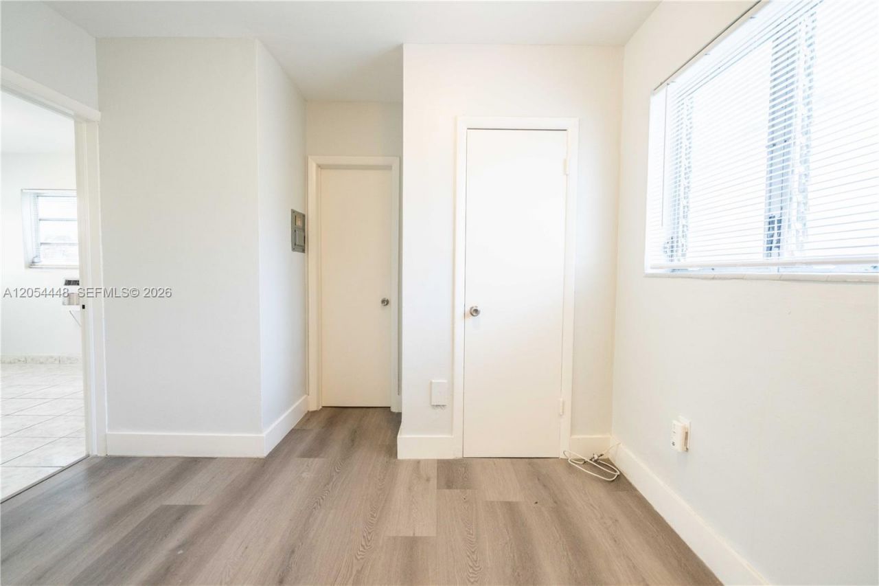 1190 71st St , Unit 6, Miami Beach, FL 33141 Photo