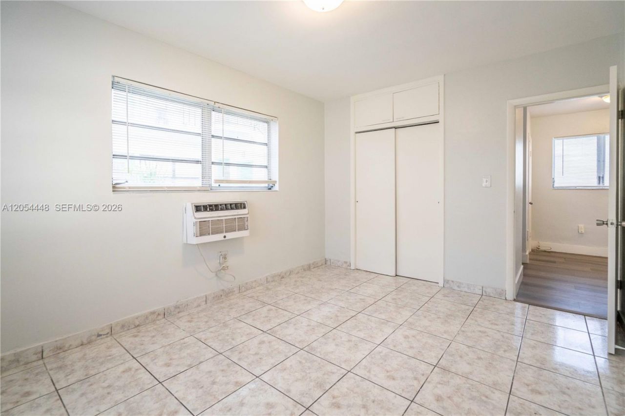 1190 71st St , Unit 6, Miami Beach, FL 33141 Photo