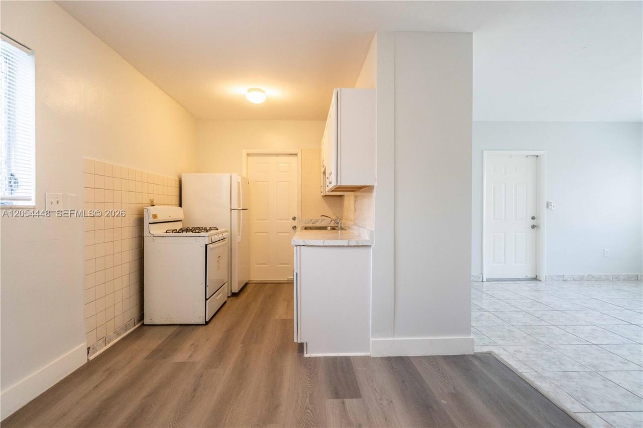 1190 71st St , Unit 6, Miami Beach, FL 33141 Photo