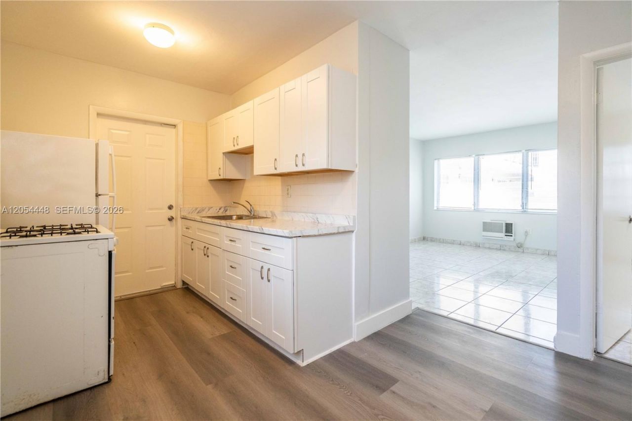 1190 71st St , Unit 6, Miami Beach, FL 33141 Photo