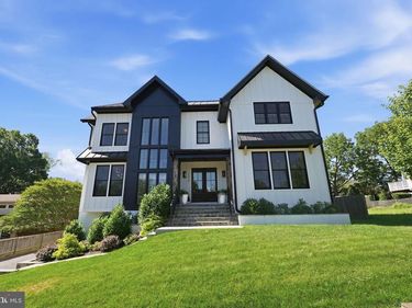 6026 LITTLE FALLS ROAD, ARLINGTON, VA 22207