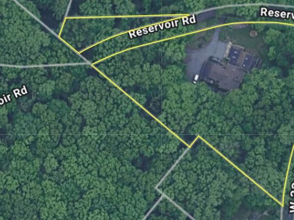 126 W NEVERSINK ROAD, READING, PA 19606