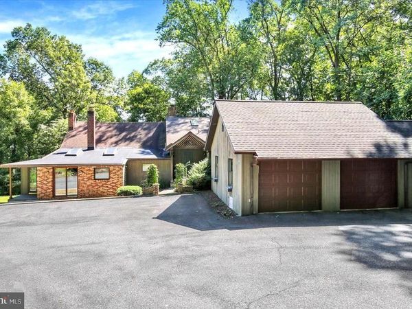 126 W NEVERSINK ROAD, READING, PA 19606