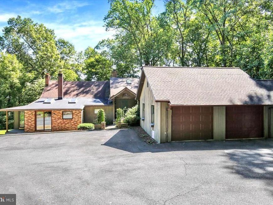 126 W Neversink Road, Reading, PA 19606 Main Photo