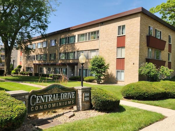 2650 Central Drive , Unit 1N, Flossmoor, IL 60422