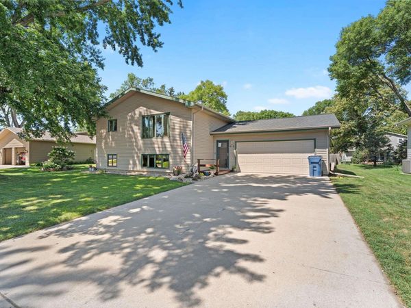 415 Lee, Vermillion, SD 57069