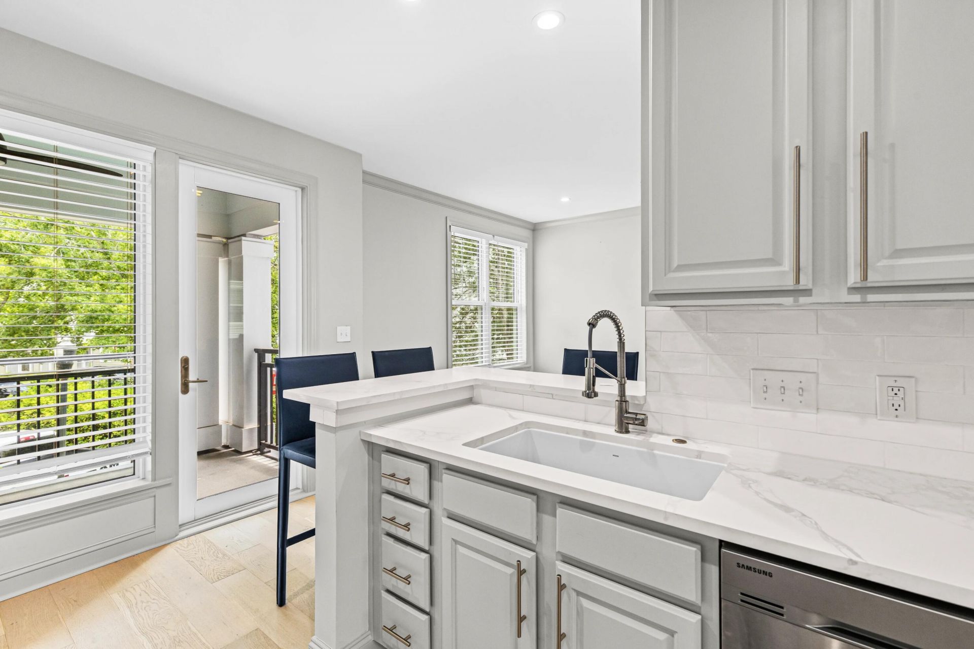 200 River Landing Drive Photo 13