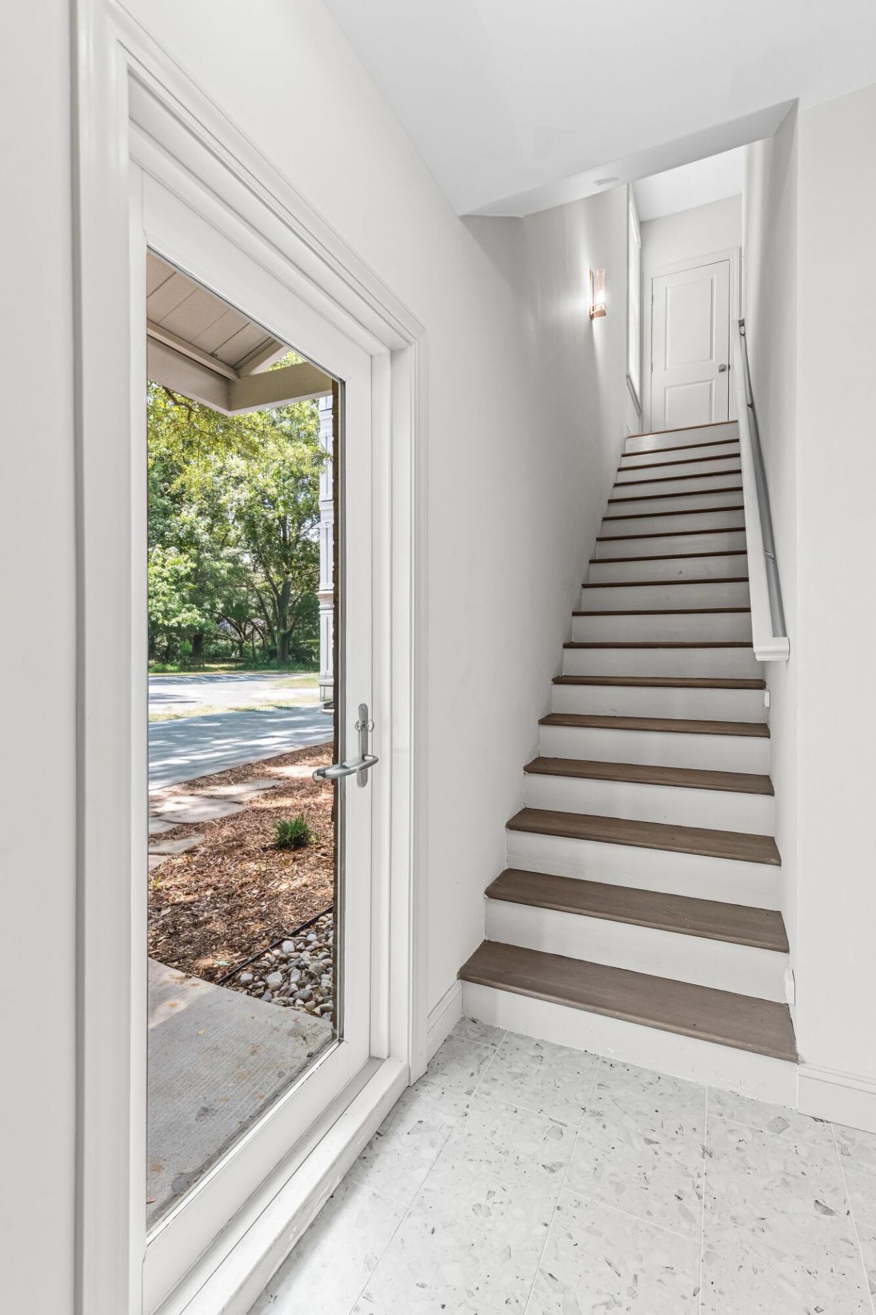 200 River Landing Drive Photo 9
