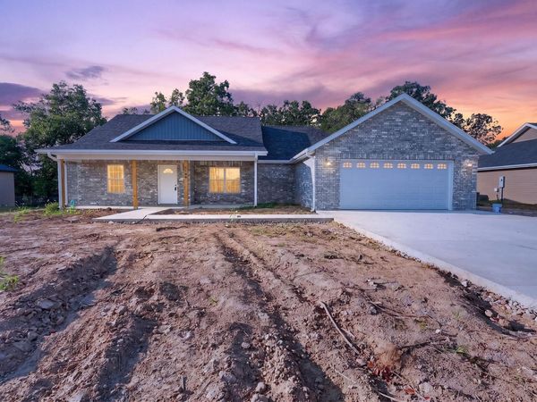 1100 Daytona Drive, Lebanon, MO 65536