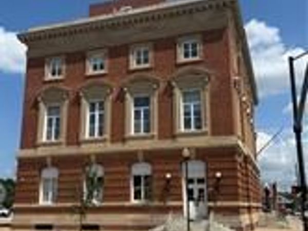 201 N Main Street , Harrison, AR 72601