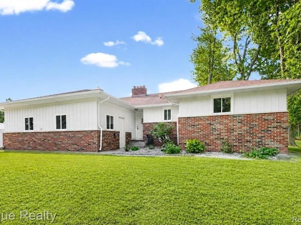 5155 Gratiot Avenue, St. Clair Twp, MI 48079