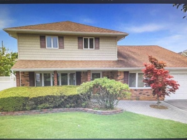 6 Navy Drive , Smithtown, NY 11787