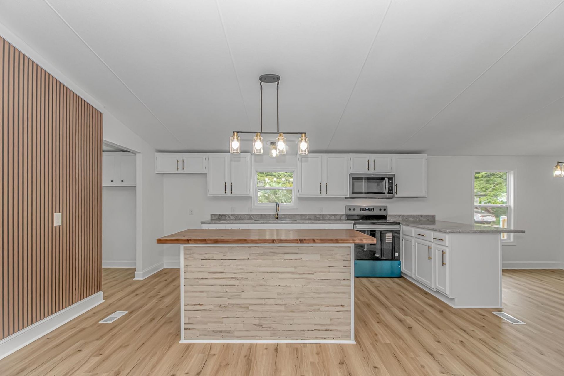 8157 Woodland Dr. Photo 11