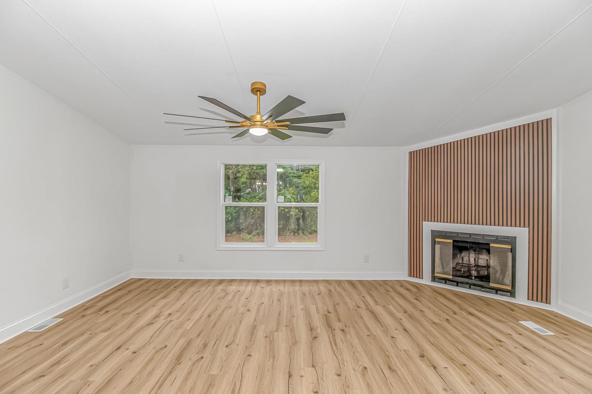 8157 Woodland Dr. Photo 16