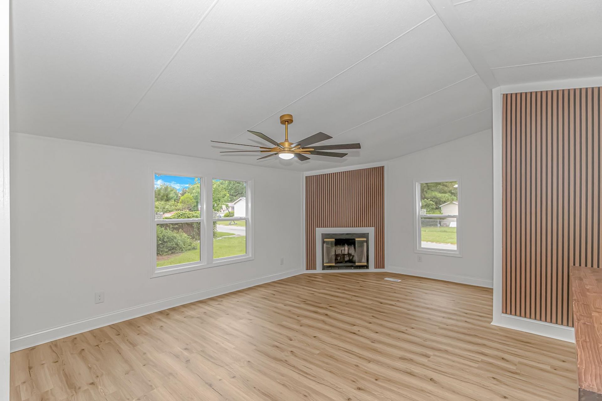 8157 Woodland Dr. Photo 17