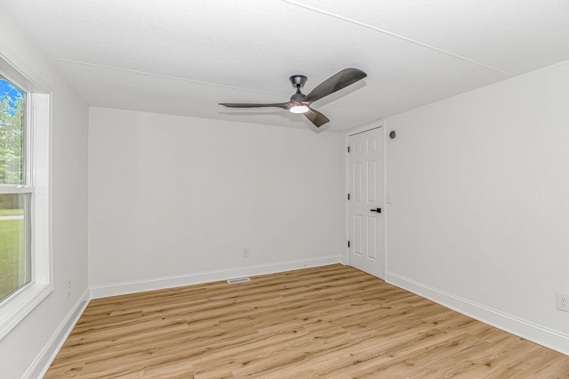 8157 Woodland Dr. Photo 30