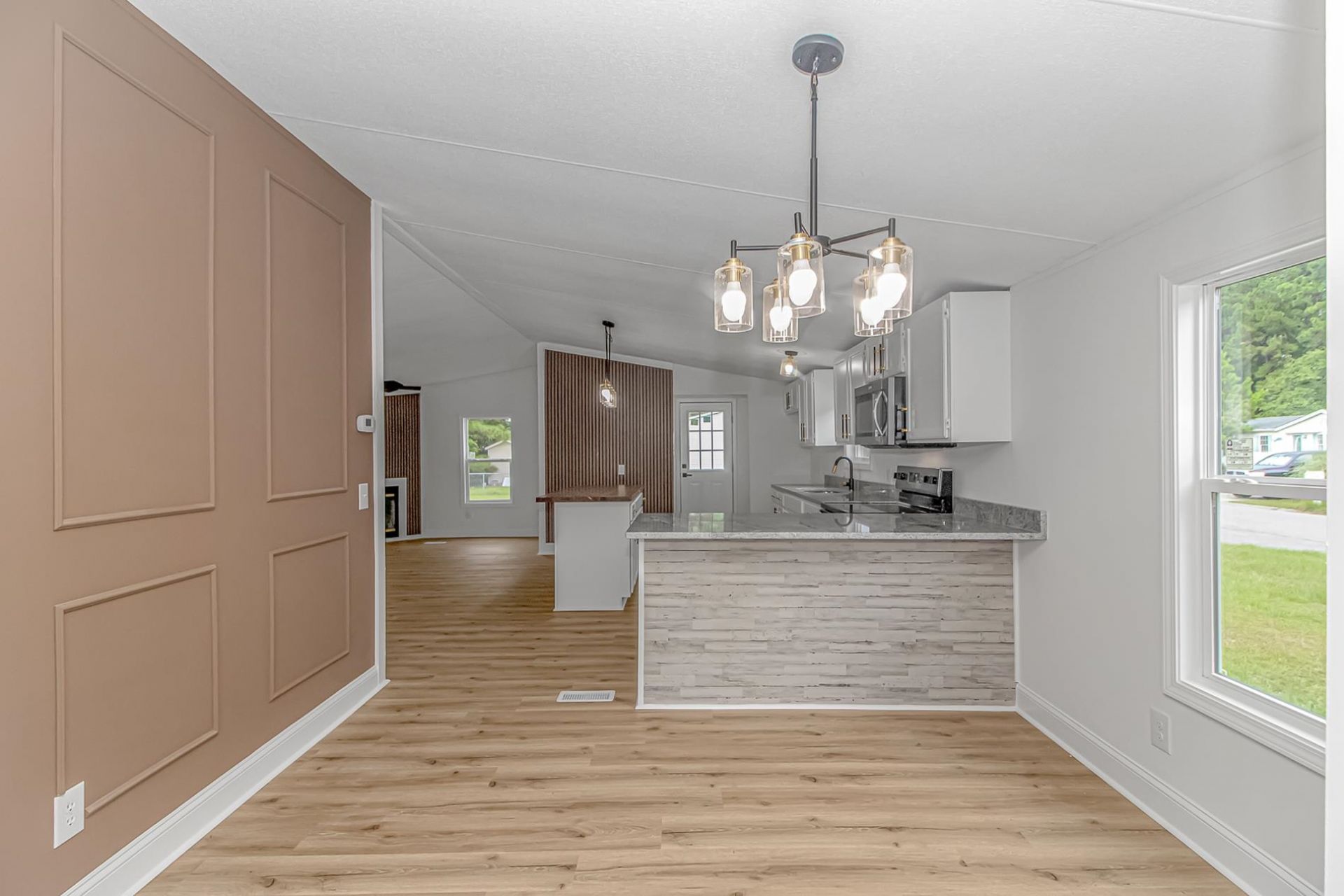 8157 Woodland Dr. Photo 7