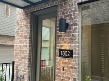 1802 Deacon Hill, Dallas, TX 75204