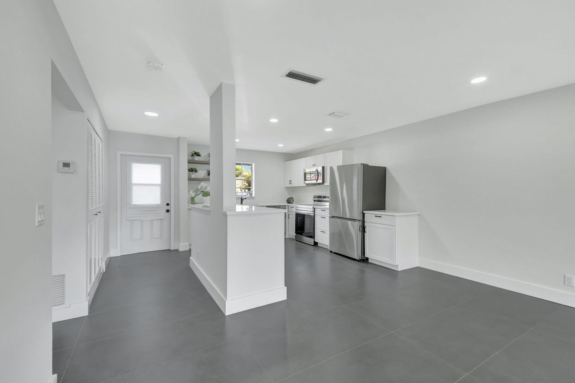 868 Worcester Lane, Unit B, Lake Worth, FL 33467 Photo