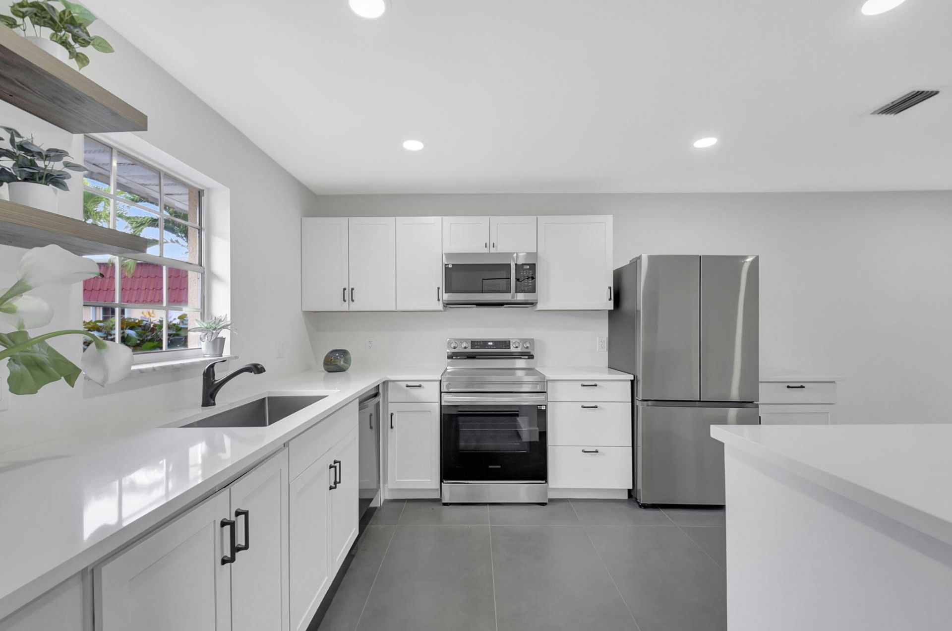868 Worcester Lane, Unit B, Lake Worth, FL 33467 Photo