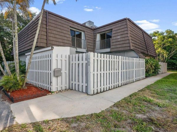 1980 NE Dixie Highway, Jensen Beach, FL 34957