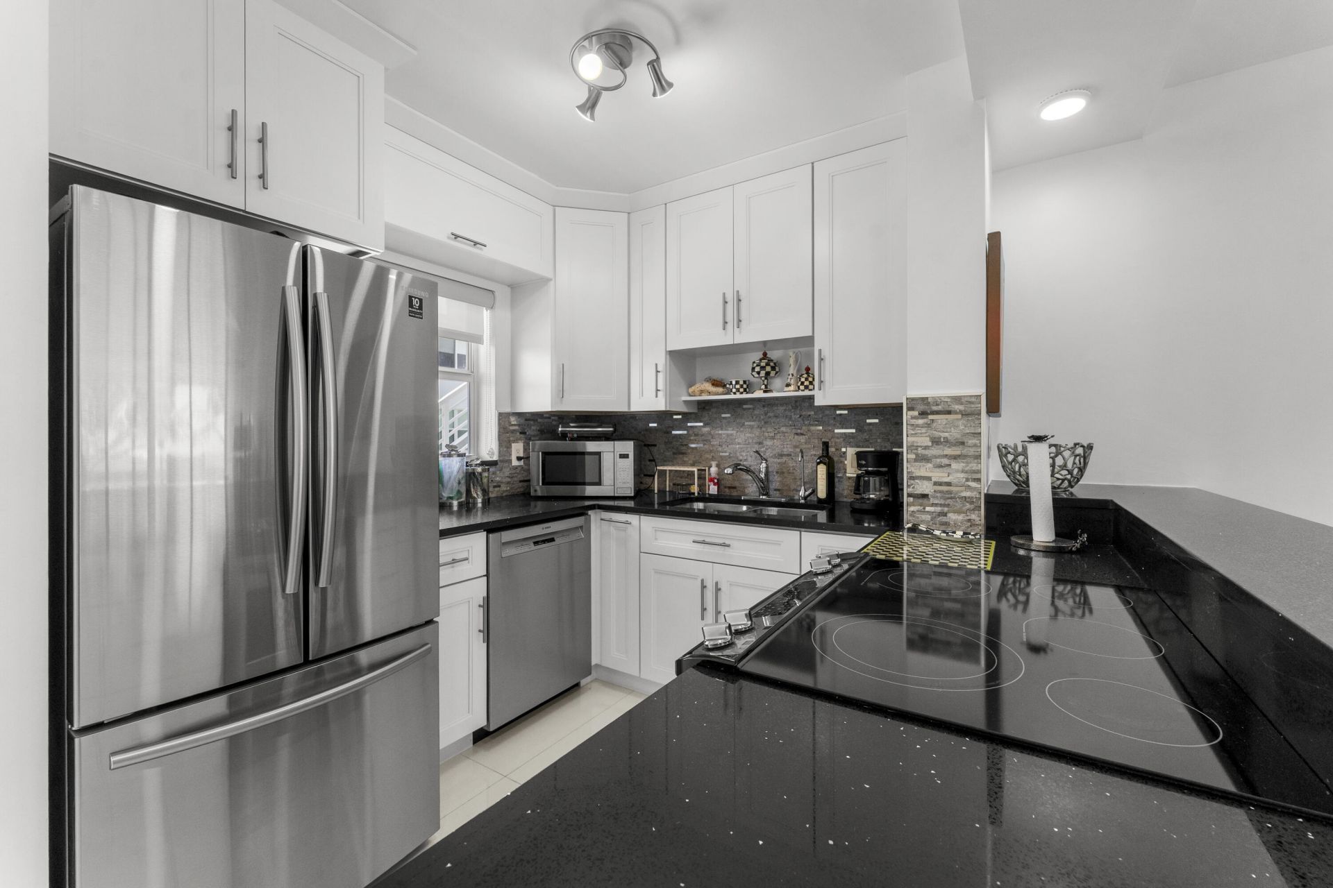 1041 Hillsboro Mile, Unit 5, Hillsboro Beach, FL 33062 Photo