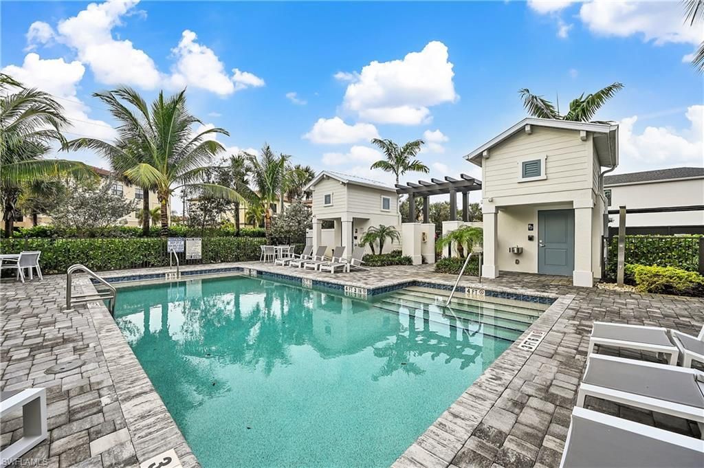 13081 Pembroke Dr, Naples, FL 34105 Photo