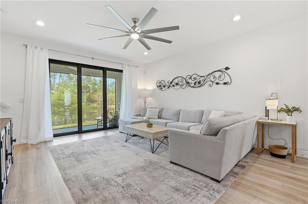 13081 Pembroke Dr, Naples, FL 34105 Photo
