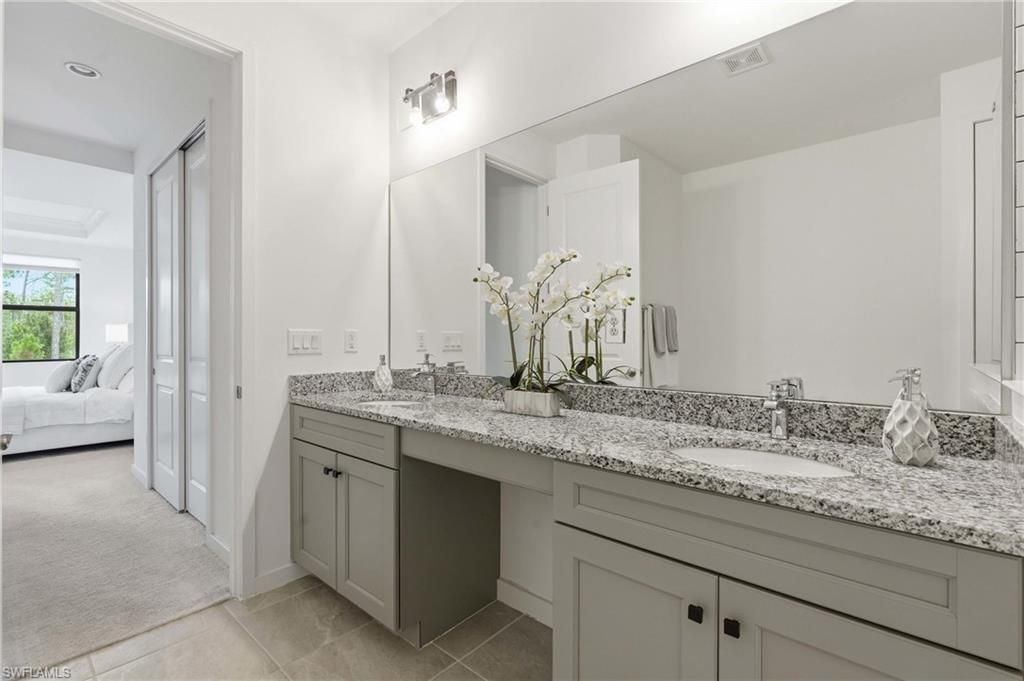 13081 Pembroke Dr, Naples, FL 34105 Photo